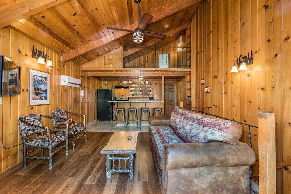 The Pines Resort 35/47