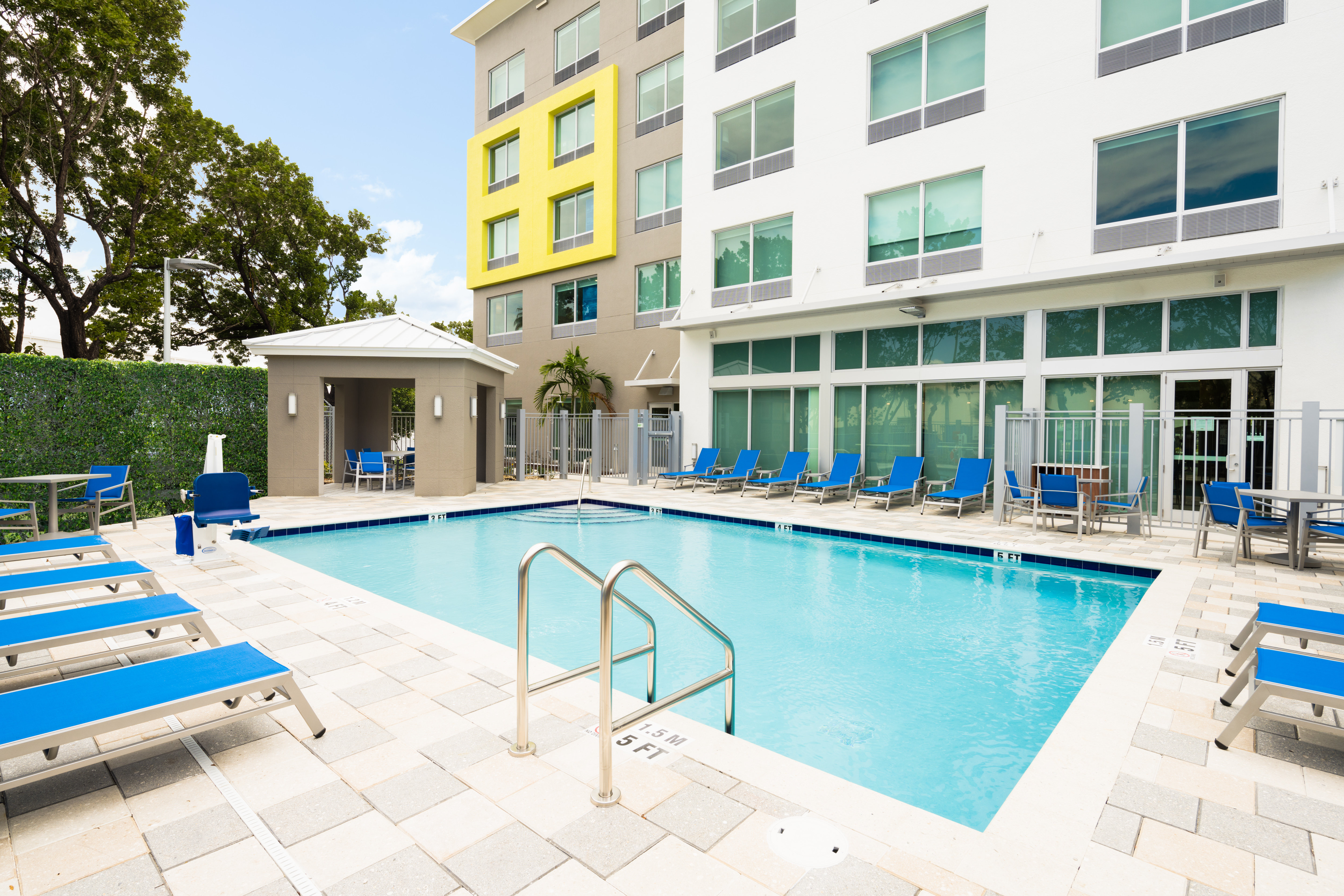 Holiday Inn Express Doral Miami 6/56