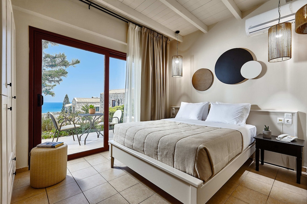 Superior, House, 2 Queen Beds, 2 Sofa