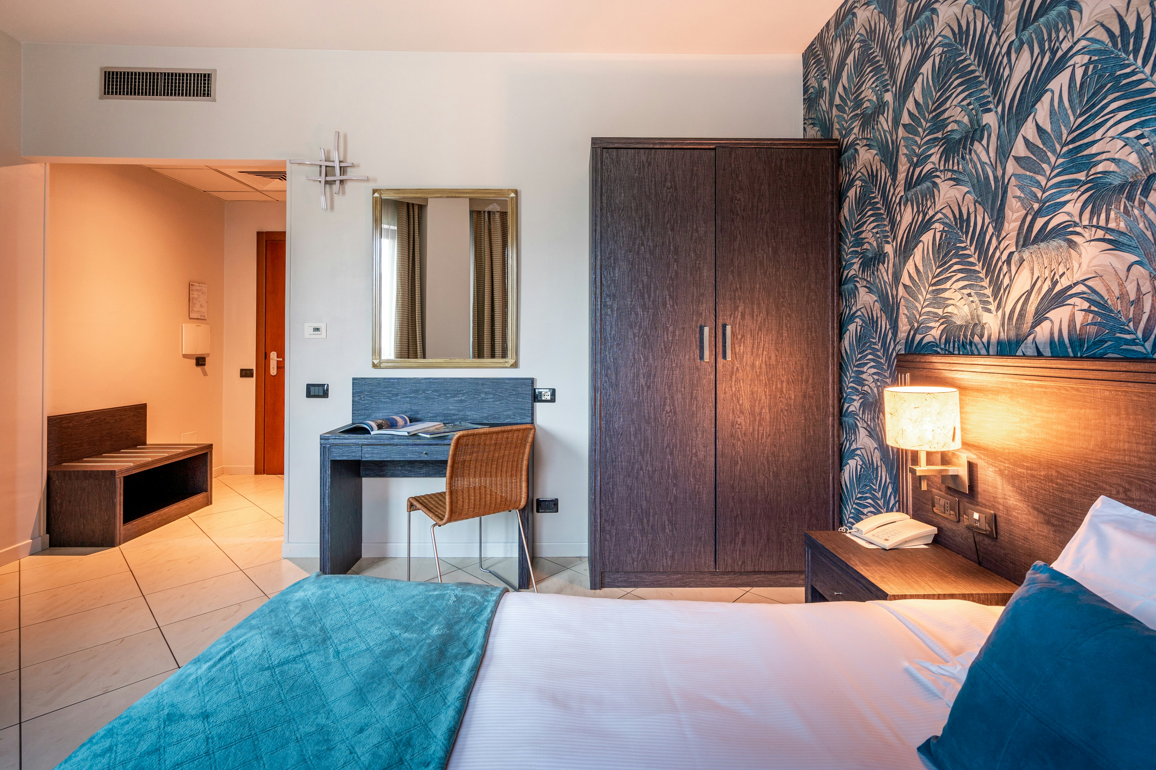 Hotel Parisi 24/67