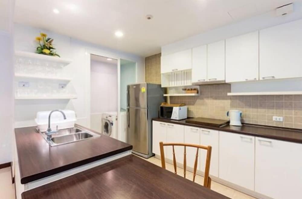 Baan San Ploen Condominium By Renvio 10/54