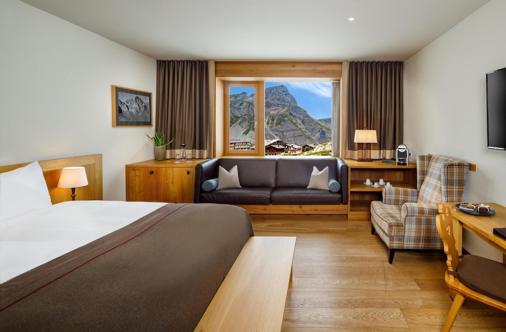 Room, Double Bed, Mountain View