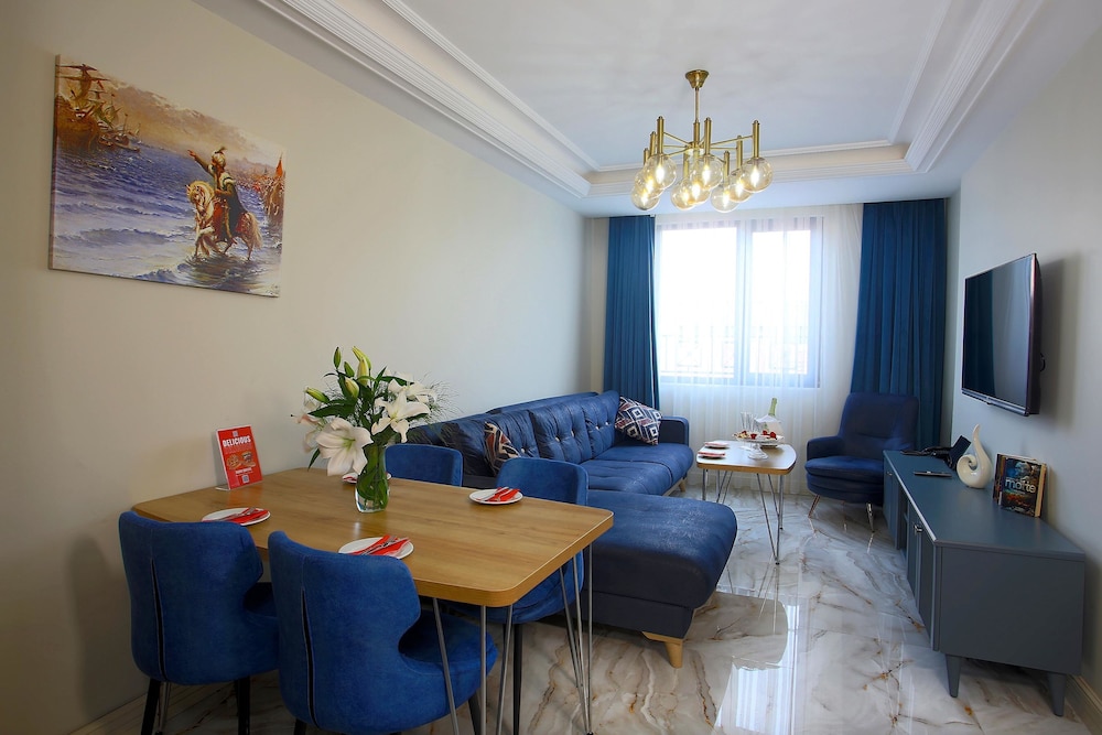Princely Suites 35/50