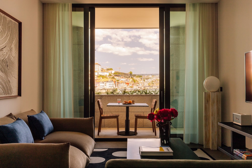 The Rebello Hotel & Spa 56/76