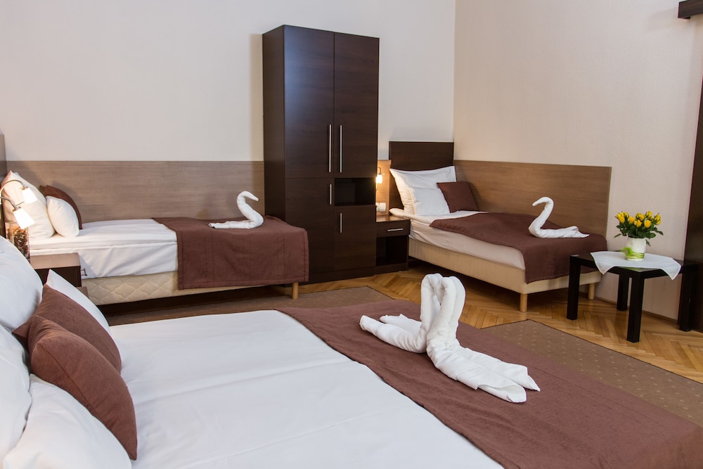 Central Hotel 21 12/54