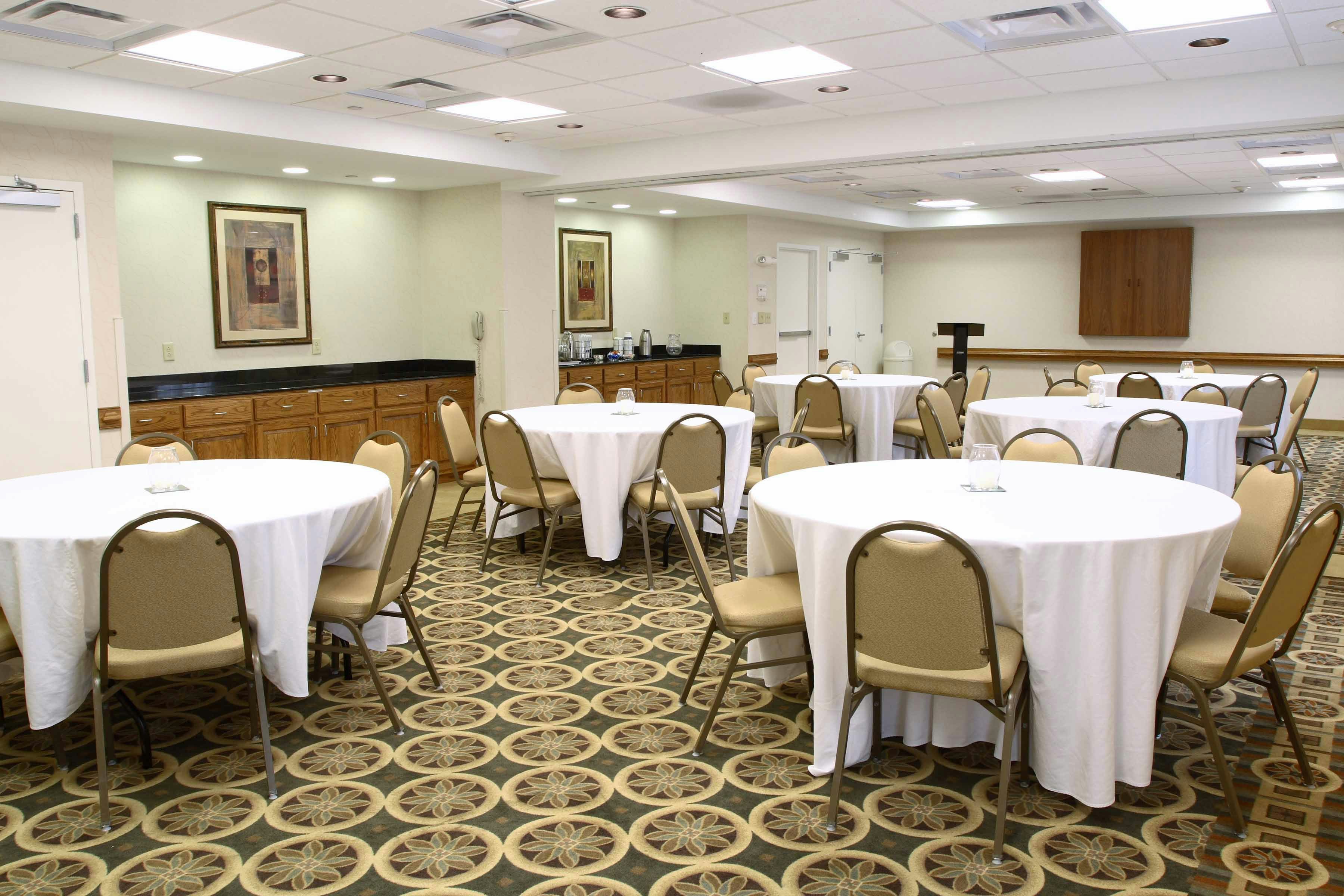 Hampton Inn & Suites Chesapeake-Square Mall 34/41