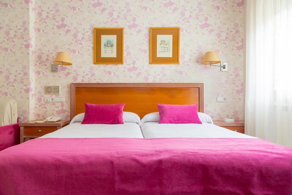 Hotel Los Arces 26/68