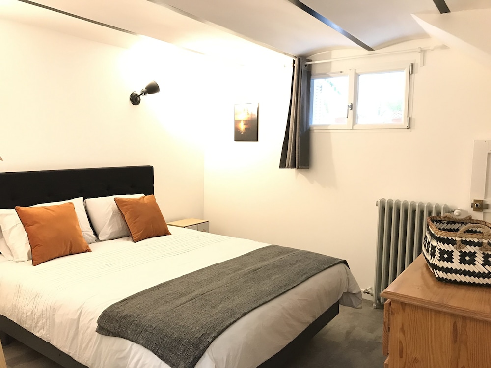 1 BEDROOM, EXCLUSIVE, APARTMENT