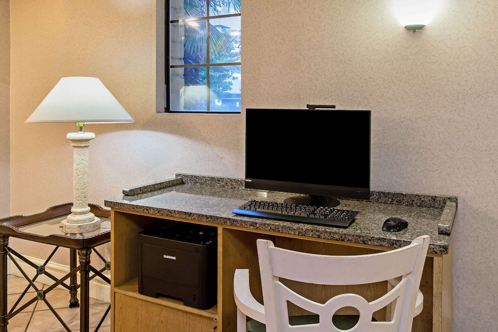 La Quinta Inn Stockton 44/53