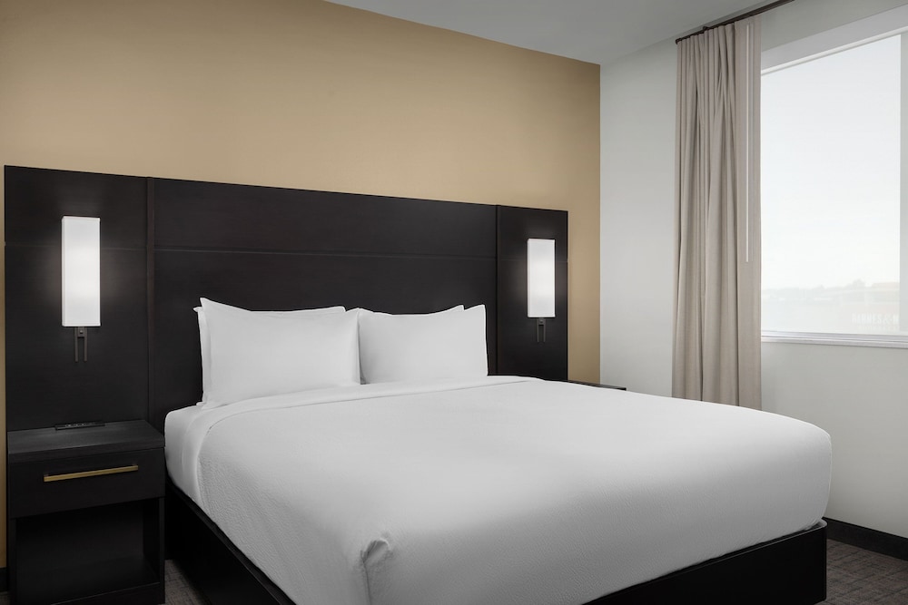 1 Bedroom, Suite, King Bed, Sofa, Accessible