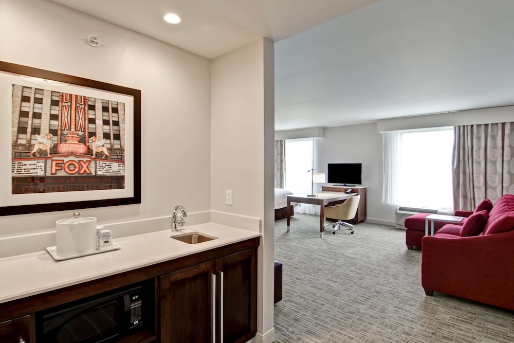 Hampton Inn And Suites Detroit Troy 42/64