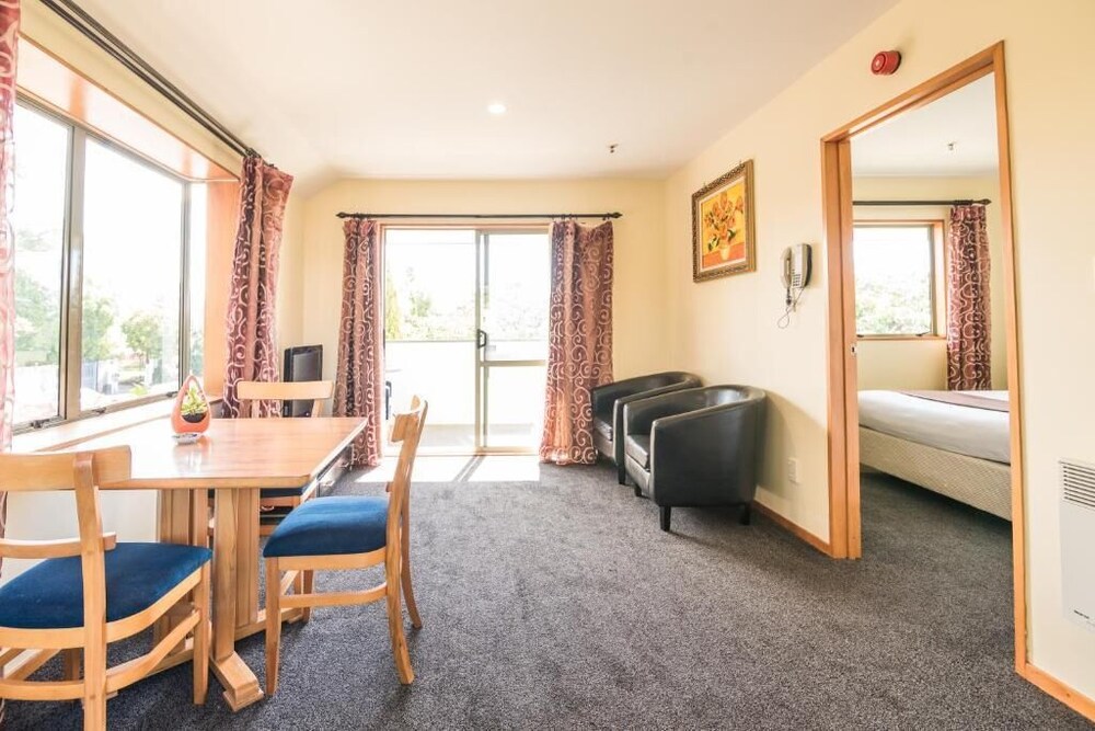 Central Park Motor Lodge 32/47