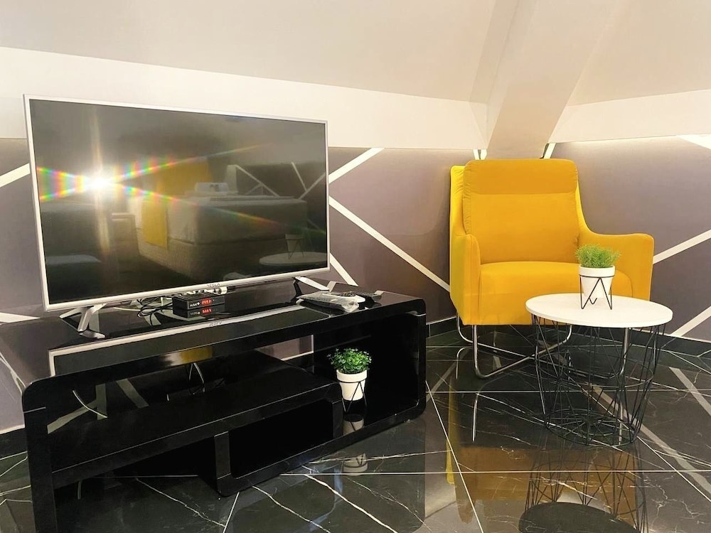 D & Sons Apartments 50/50