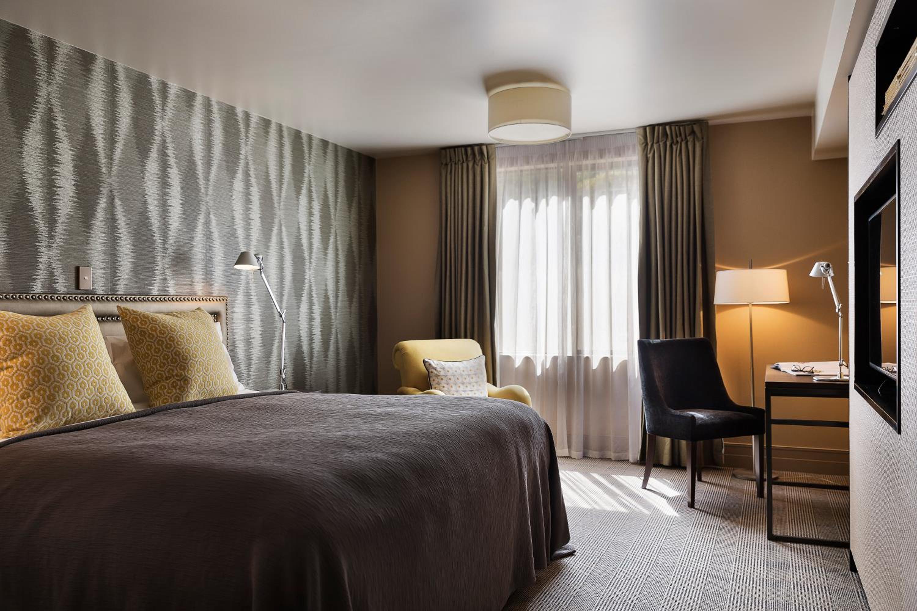 St Moritz, King Bed