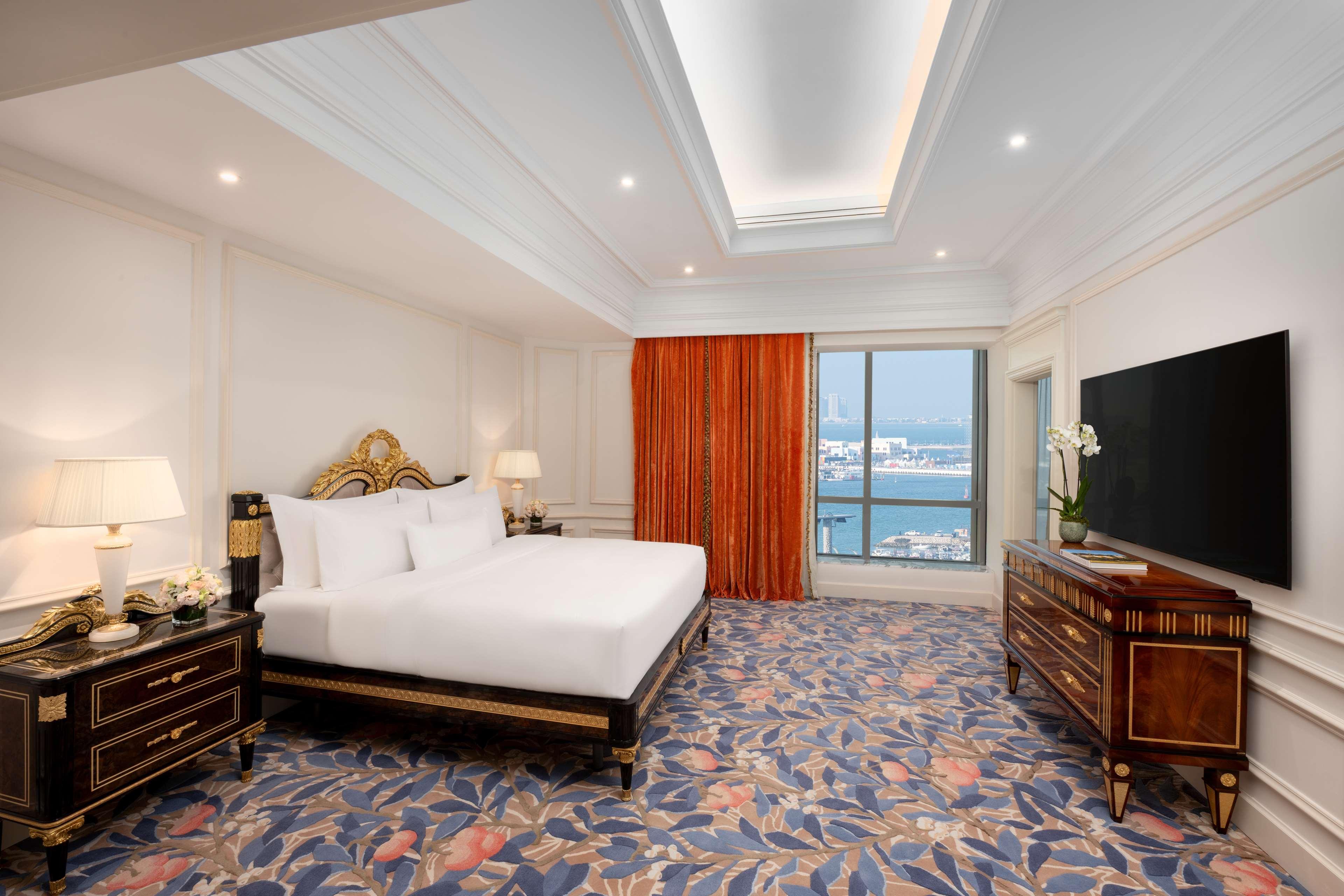IMPERIAL, SUITE