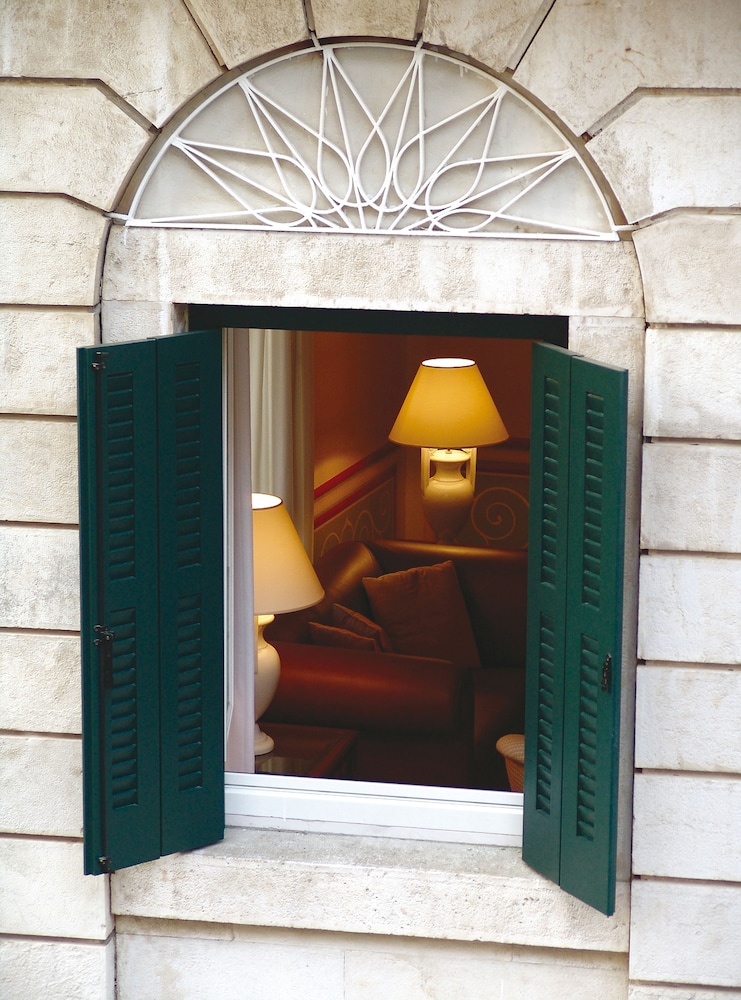 Siora Vittoria Boutique Hotel 8/48