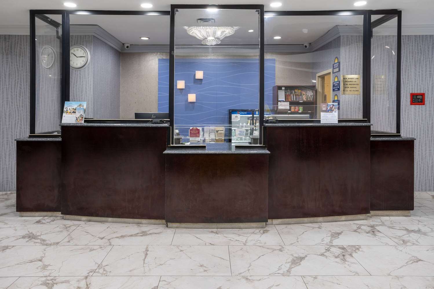 Days Hotel by Wyndham North Bergen /NYC 7/33