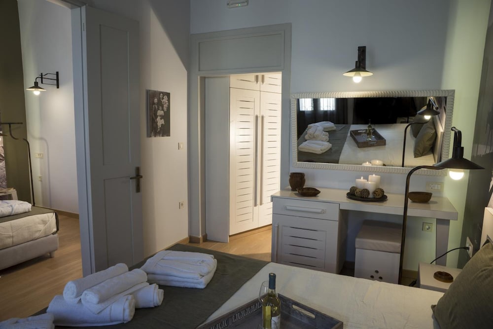 Elia Daliani Suites 39/43
