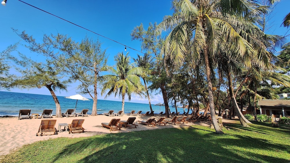 Ancarine Beach Resort 68/72