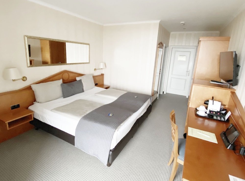 Plus, Comfort, King Bed
