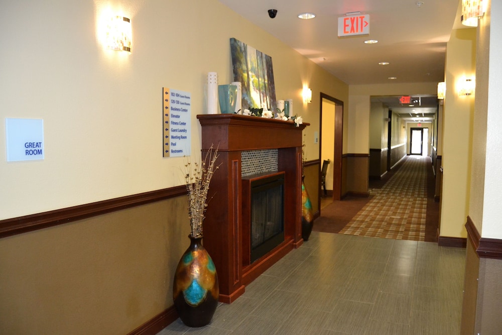 Holiday Inn Express Hotel & Suites Cross Lanes 10/75