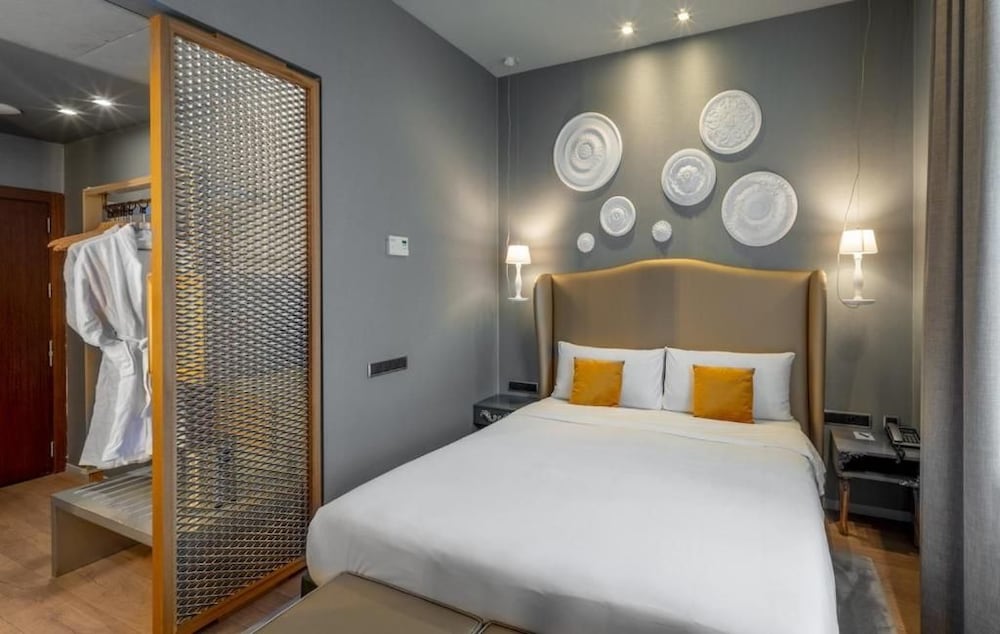987 Prague Hotel 10/56