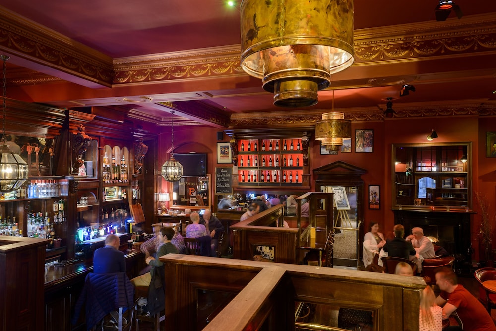 Kilkenny Hibernian Hotel 54/57