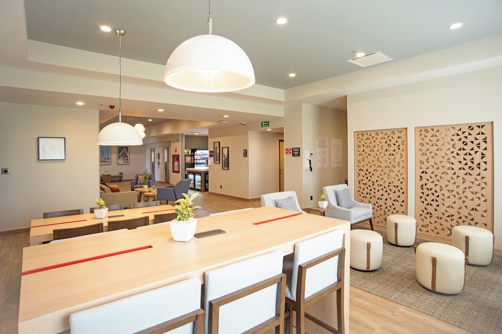 Candlewood Suites Guadalajara Galerias 29/49
