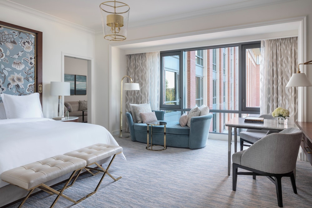 Superior, King Bed, Accessible