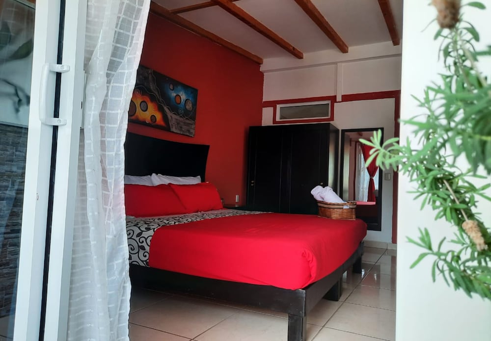 Hotel & Suites Cerro Rojo 28/68