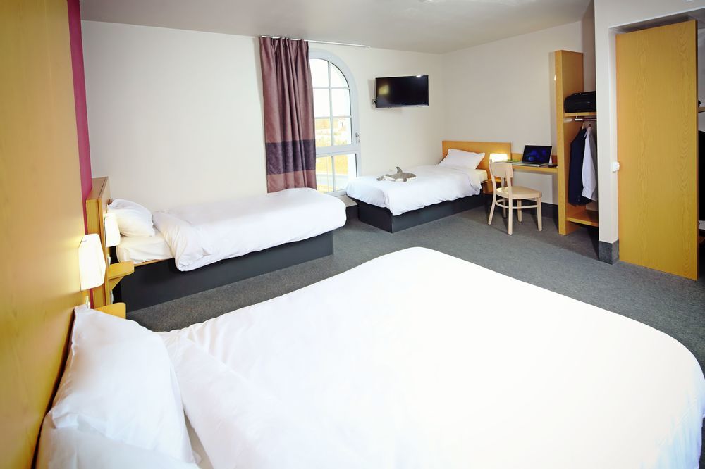 Family Room, B&B Hotel at Disneyland Paris 2/5