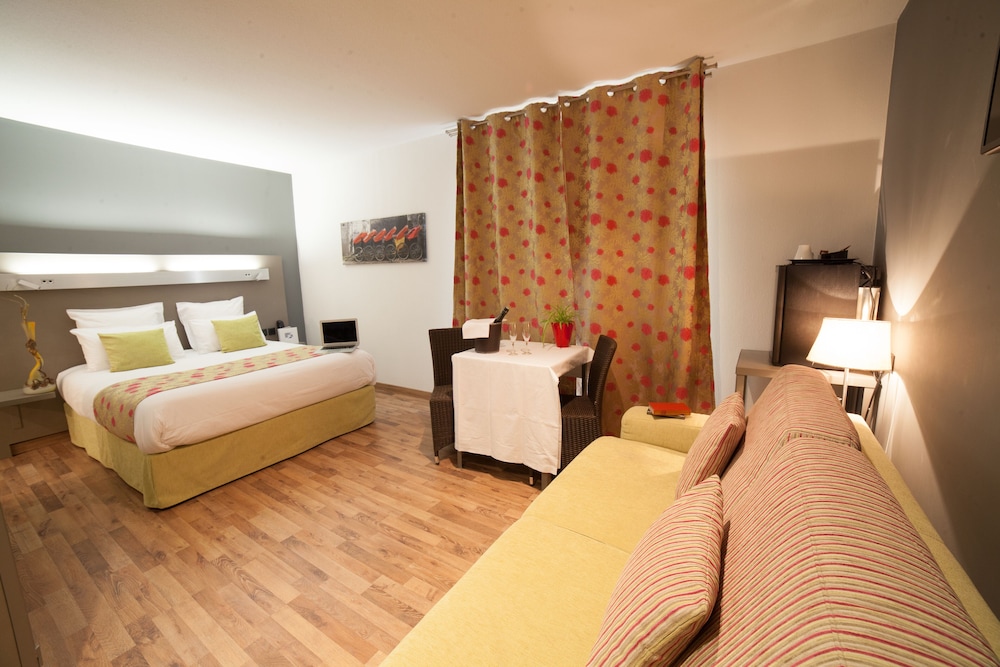 Hotel Les Domes - Perpignan Sud by Hosteletour 22/65