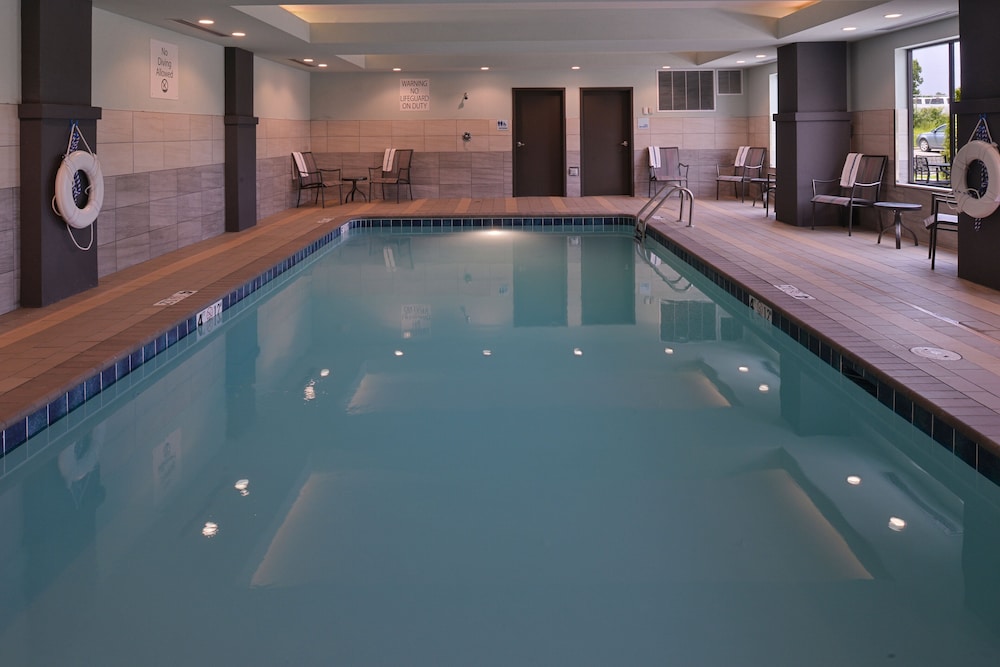 Holiday Inn Express Suites Bryant Benton Area 3/71