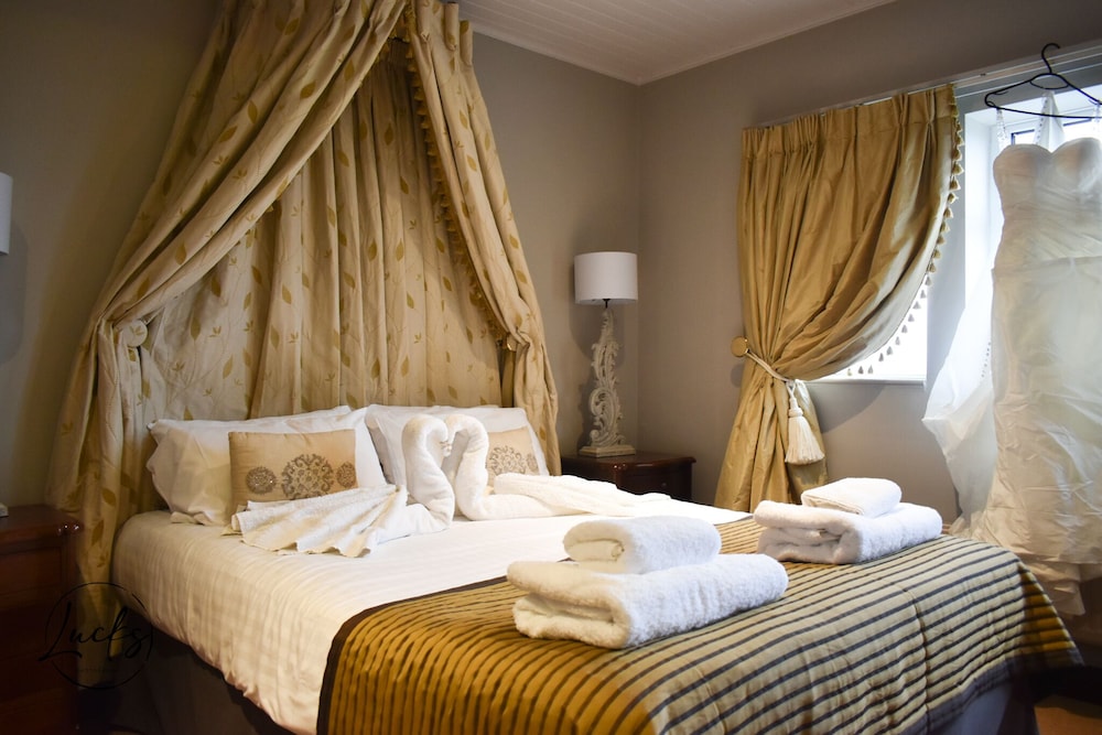 Pennine Manor Hotel 34/40