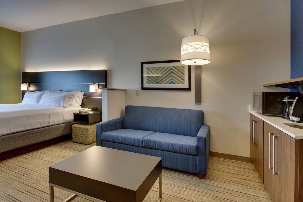 Holiday Inn Express Suites Morris 17/49