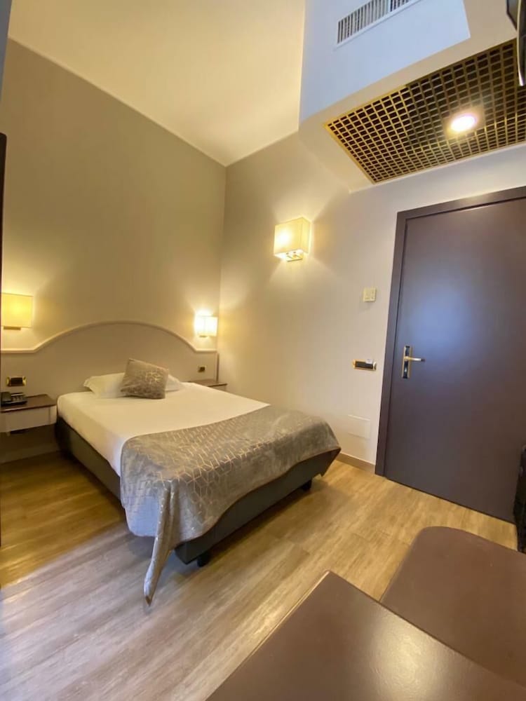 Mokinba Hotel Baviera 24/72