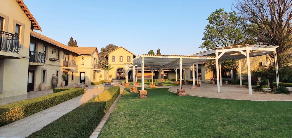 Accolades Boutique Venue 34/49