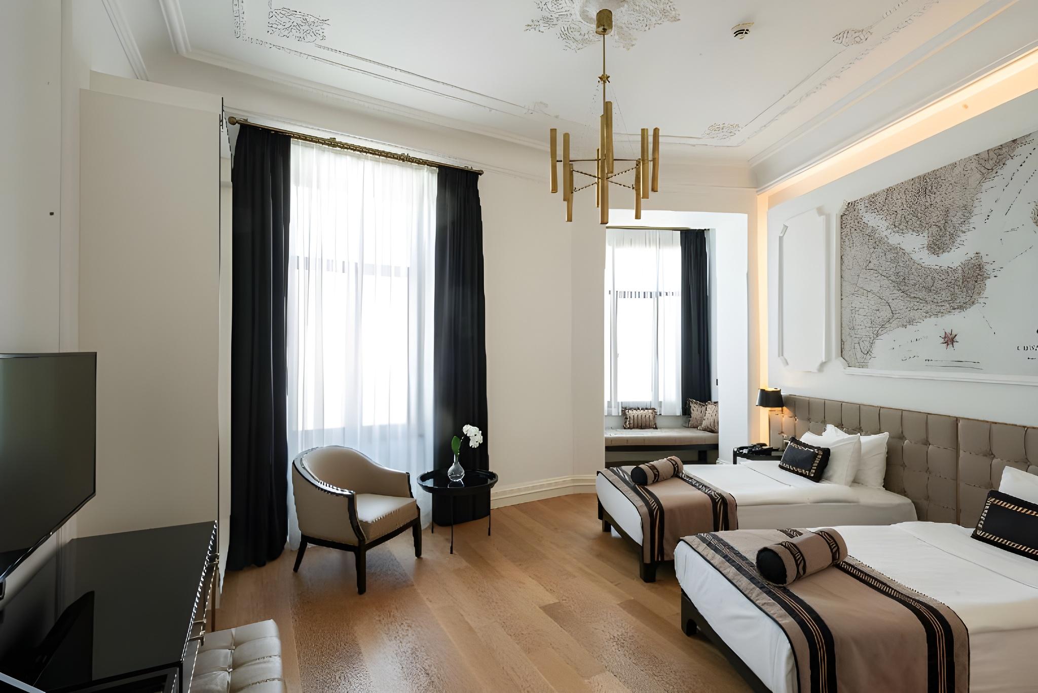 Deluxe, 2 Double Beds, Taksim Square View