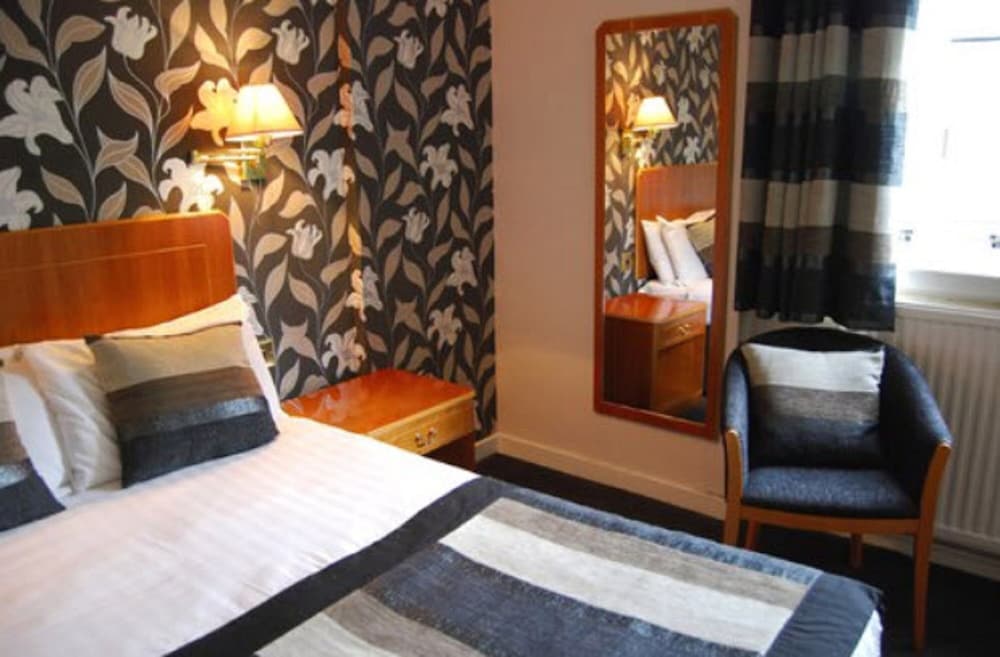 The Tontine Hotel 9/64