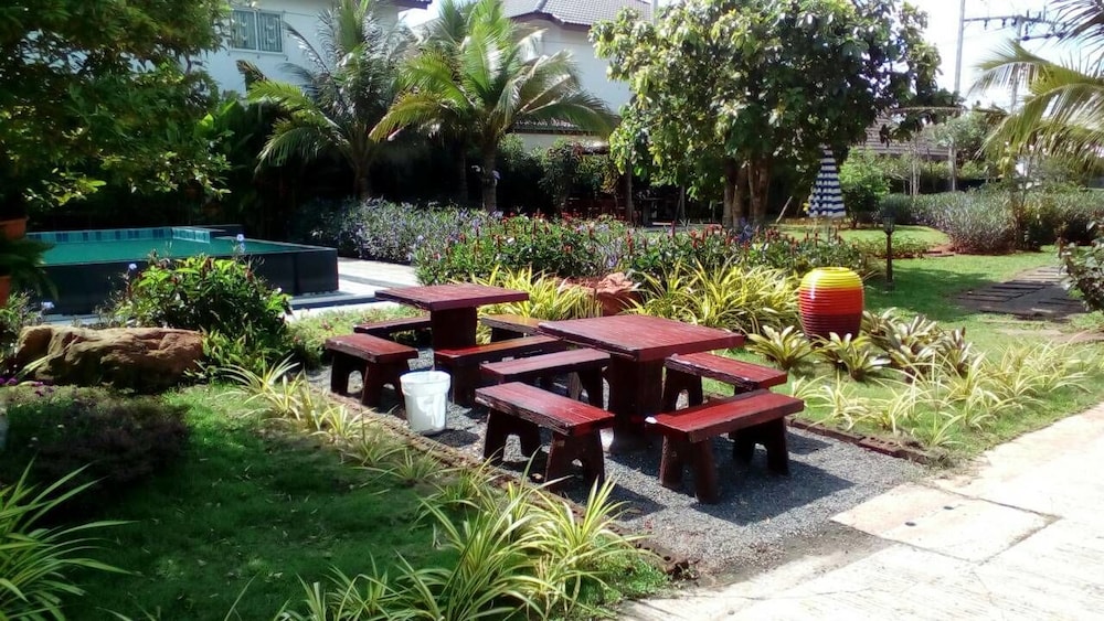 Tawan Anda Garden Hotel 8/45