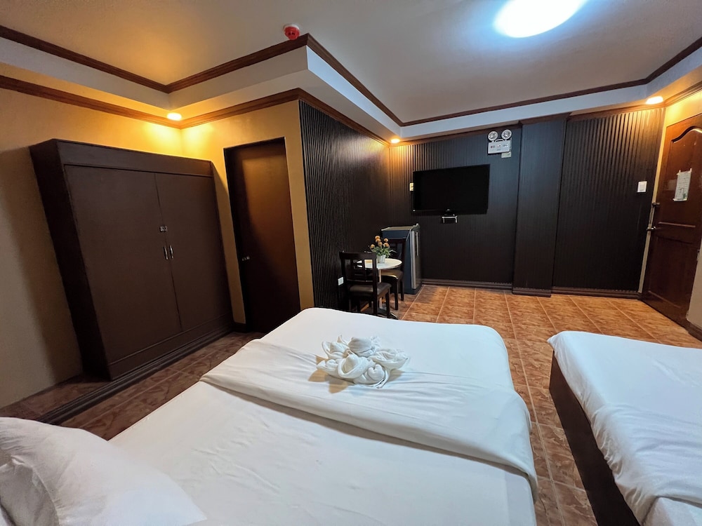 Rossa Hotel 20/50