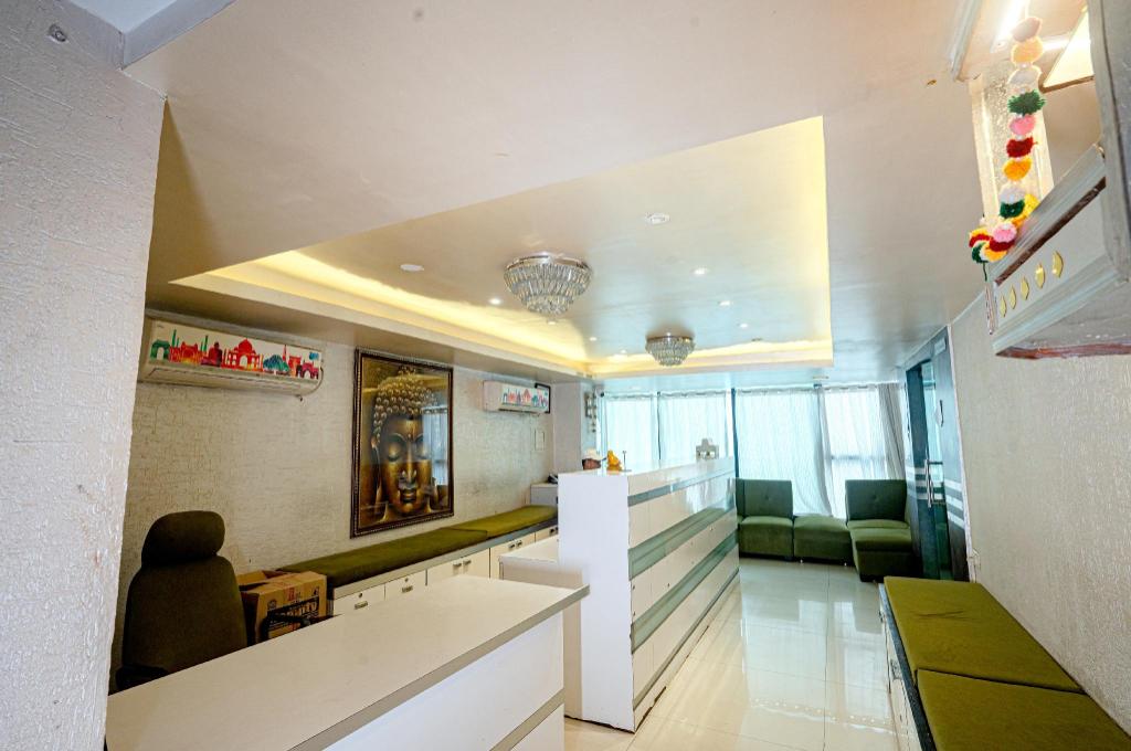 Oyo 3465 Hotel Pearl 7/50