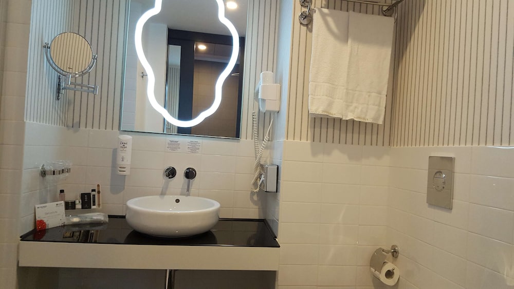 Best Western Premier Chc Airport 17/81
