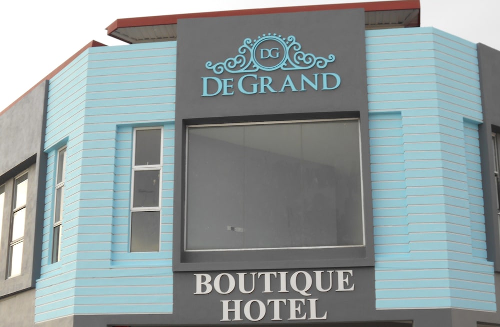 PI Grand Hotel 3/52