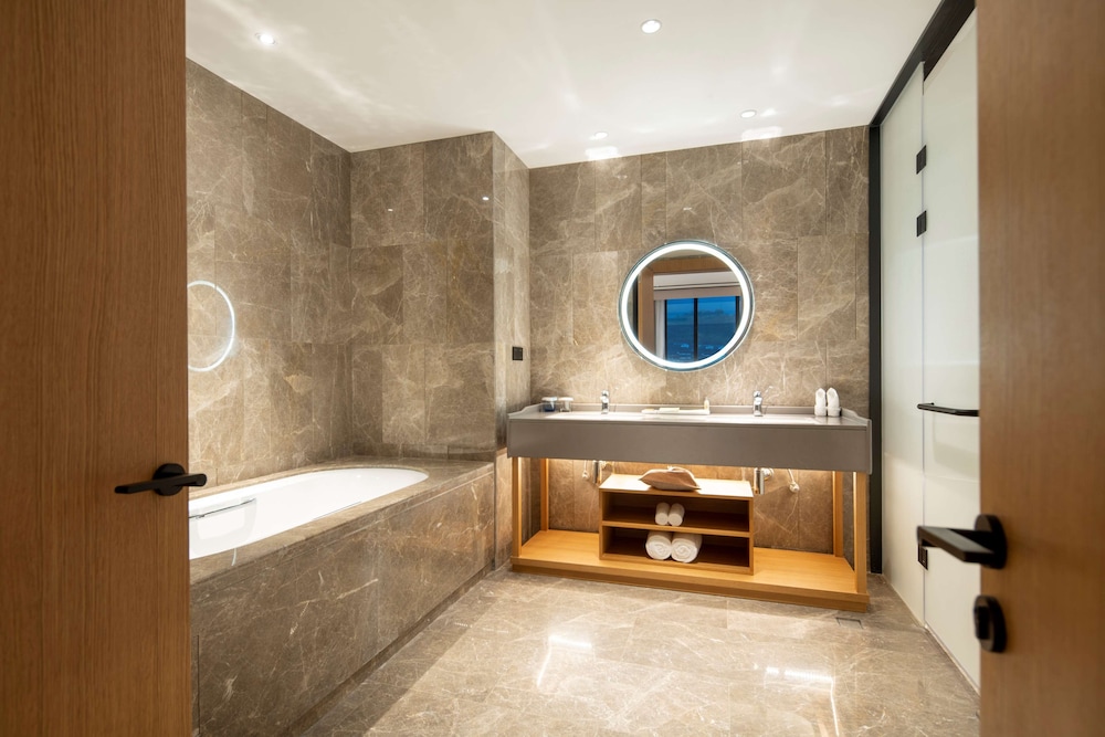 Hilton Garden Inn Guizhou Maotai Town 30/45