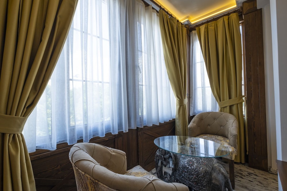 Reis Royal Hotel 55/80