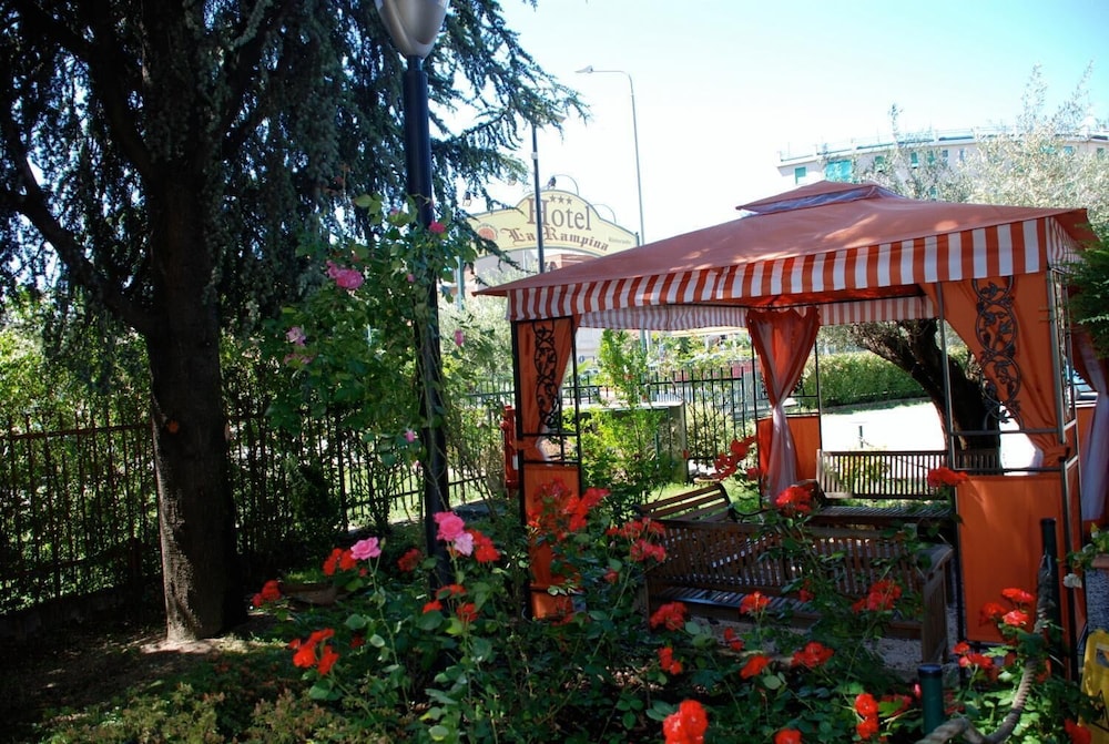 Hotel Ristorante La Rampina 26/32