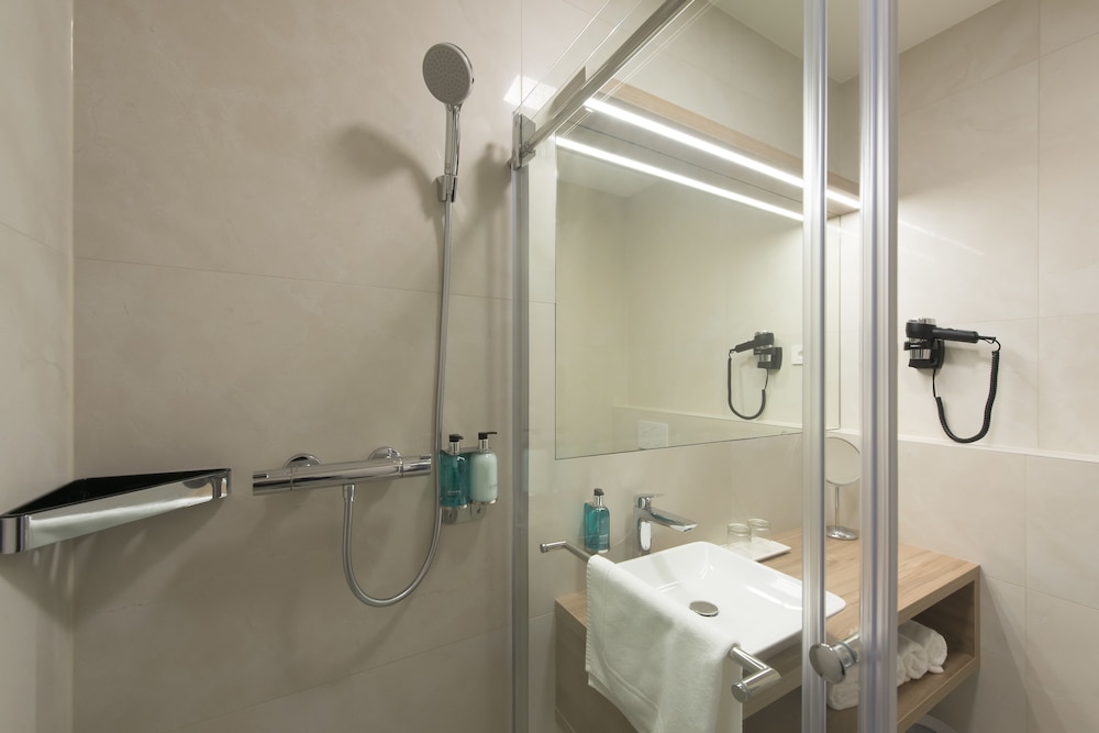 Ahotel Ljubljana 31/31