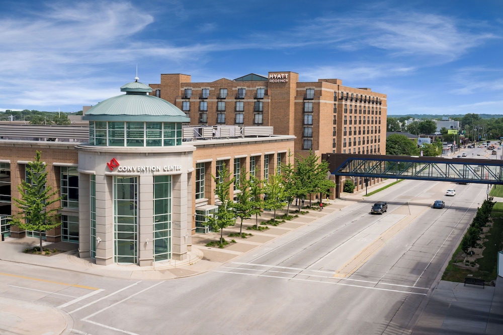 HYATT REGENCY GREEN BAY 54/59