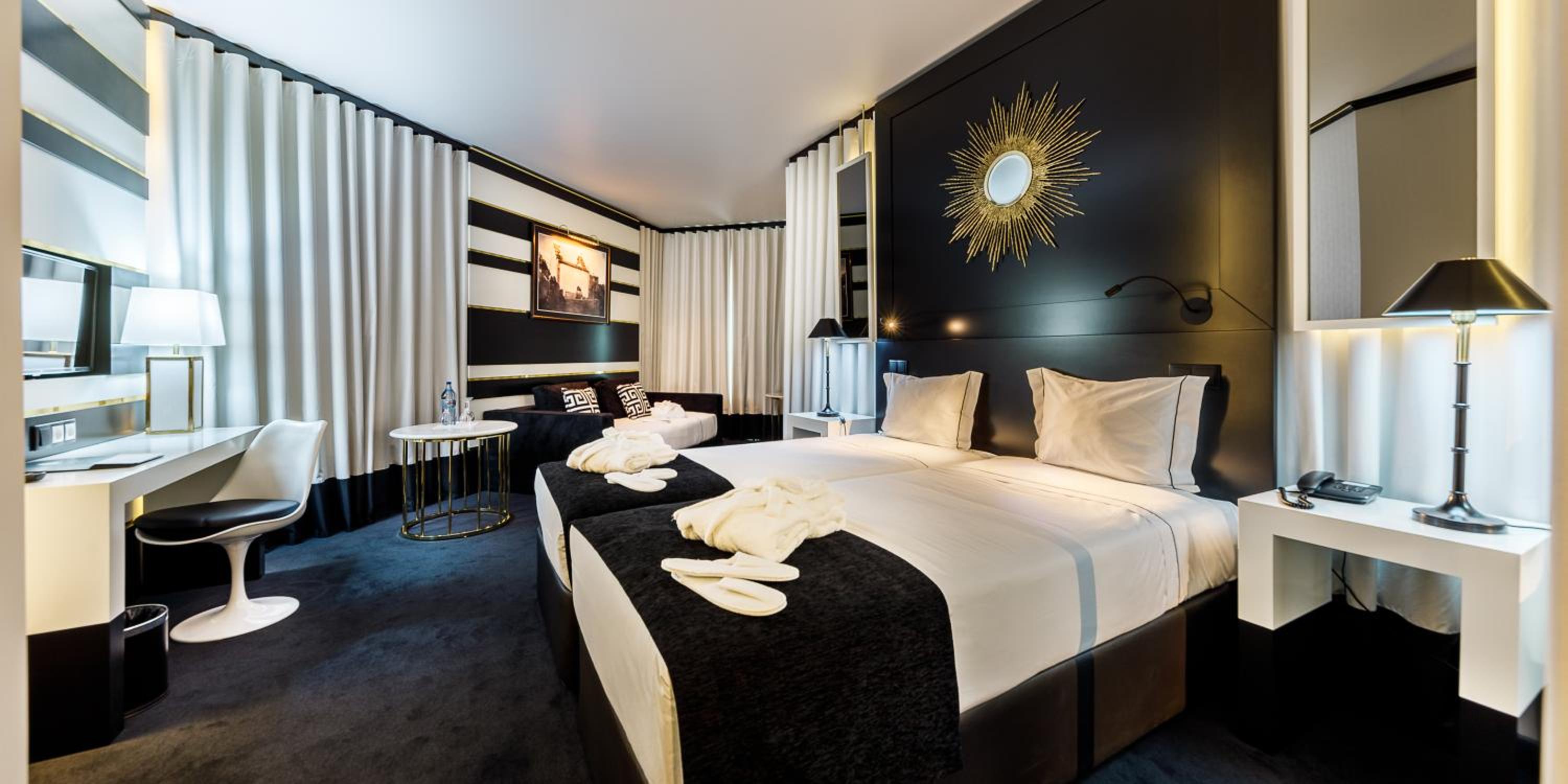 ROOM, TRIPLE